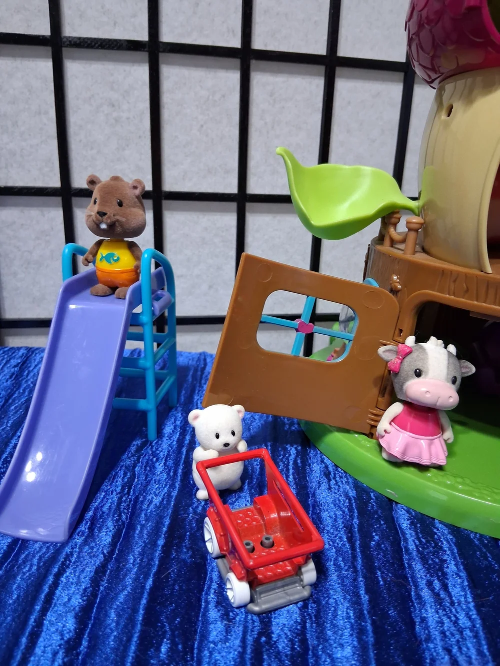 Treehouse cute playset